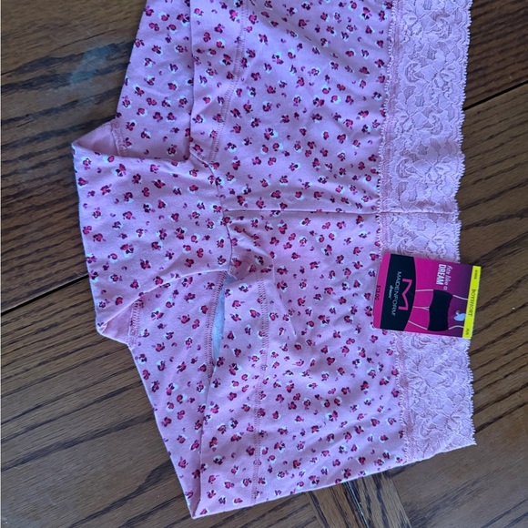 Pair of 2 NWT Maidenform Boy Shorts - Picture 3 of 9